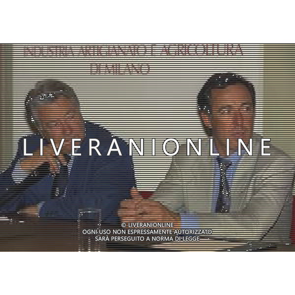 01-02-03-04-05- OTTOBRE 1997 MILANO-FESTA DELLA NEVE ORGANIZZATA DALLA GAZZETTA DELLO SPORT NELLA FOTO GUSTAVO THOENI CON IL PRESIDENTE FISI GENERALE CARLO VALENTINO AG ALDO LIVERANI SAS