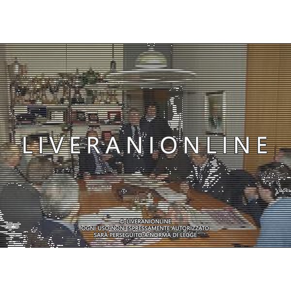 21-01-1999 MILANO REDAZIONE DELLA GAZZETTA DELLO SPORT FORUM SERIE B ALLENATORI DI CALCIO NELLA FOTO NEDO SONETTI CON WALTER NOVELLINO GIAN PIERO VENTURA E CANDIDO CANNAVO\' AG ALDO LIVERANI SAS