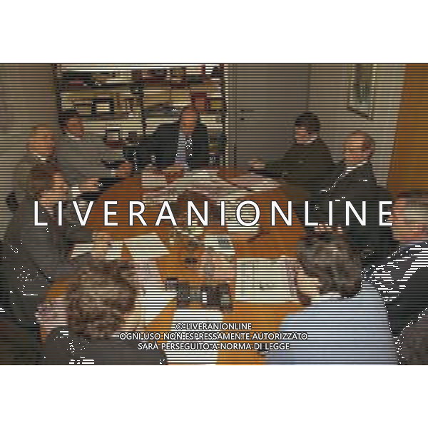 21-01-1999 MILANO REDAZIONE DELLA GAZZETTA DELLO SPORT FORUM SERIE B ALLENATORI DI CALCIO NELLA FOTO NEDO SONETTI CON WALTER NOVELLINO E GIAN PIERO VENTURA AG ALDO LIVERANI SAS