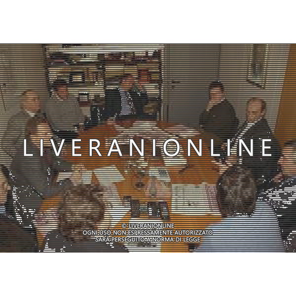 21-01-1999 MILANO REDAZIONE DELLA GAZZETTA DELLO SPORT FORUM SERIE B ALLENATORI DI CALCIO NELLA FOTO NEDO SONETTI CON WALTER NOVELLINO E GIAN PIERO VENTURA AG ALDO LIVERANI SAS