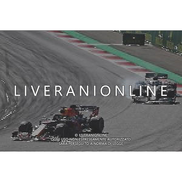 Max Verstappen (NLD) Red Bull Racing RB15 as Valtteri Bottas (FIN) Mercedes AMG F1 W10 locks up under braking. 30.06.2019 Formula 1 World Championship, Rd 9, Austrian Grand Prix, Spielberg, Austria, Race Day. / AGENZIA ALDO LIVERANI SAS - ITALY ONLY EDITORIAL USE ONLY