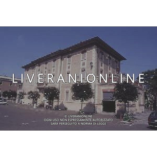 PREDAPPIO - è un comune italiano di 6 277 abitanti della provincia di Forlì-Cesena, a circa 15 km a sud del capoluogo, Forlì. Il paese è noto per aver dato i natali al dittatore italiano Benito Mussolini. AG ALDO LIVERANI SAS
