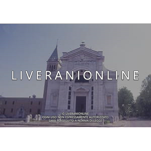 PREDAPPIO - è un comune italiano di 6 277 abitanti della provincia di Forlì-Cesena, a circa 15 km a sud del capoluogo, Forlì. Il paese è noto per aver dato i natali al dittatore italiano Benito Mussolini. AG ALDO LIVERANI SAS