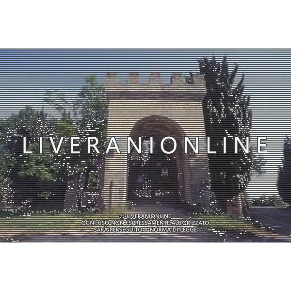 PREDAPPIO - è un comune italiano di 6 277 abitanti della provincia di Forlì-Cesena, a circa 15 km a sud del capoluogo, Forlì. Il paese è noto per aver dato i natali al dittatore italiano Benito Mussolini. AG ALDO LIVERANI SAS