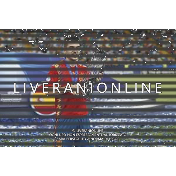 UEFA - Campionato Europeo Under 21 Italia 2019. 30/06/2019 Finale Spagna - Germania nella foto: Esultanza finale Martin Aguirregabiria (spagna) con la coppa ©Claudio Zamagni/Agenzia Aldo Liverani final exultation of Martin Aguirregabiria (spagna) with the trophy during UEFA Championship Under 21 Italy 2019 final match between Spain and Germany at Dacia Arena Stadium on June 30 2019. photo credit by Claudio Zamagni/Aldo Liverani Photo Agency