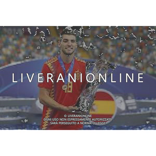 UEFA - Campionato Europeo Under 21 Italia 2019. 30/06/2019 Finale Spagna - Germania nella foto: Esultanza finale Rafa Mir (spagna) ©Claudio Zamagni/Agenzia Aldo Liverani final exultation of Rafa Mir (spagna) with the trophy during UEFA Championship Under 21 Italy 2019 final match between Spain and Germany at Dacia Arena Stadium on June 30 2019. photo credit by Claudio Zamagni/Aldo Liverani Photo Agency