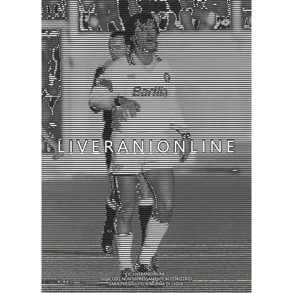 RETROSPETTIVA GIUSEPPE GIANNINI CALCIATORE NELLA FOTO GIUSEPPE GIANNINI CON LA MAGLIA DELLA ROMA CALCIO AG ALDO LIVERANI SAS