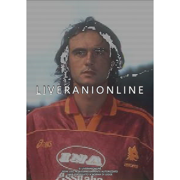 RETROSPETTIVA GIUSEPPE GIANNINI CALCIATORE NELLA FOTO GIUSEPPE GIANNINI CON LA MAGLIA DELLA ROMA CALCIO AG ALDO LIVERANI SAS