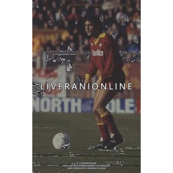 RETROSPETTIVA GIUSEPPE GIANNINI CALCIATORE NELLA FOTO GIUSEPPE GIANNINI CON LA MAGLIA DELLA ROMA CALCIO AG ALDO LIVERANI SAS