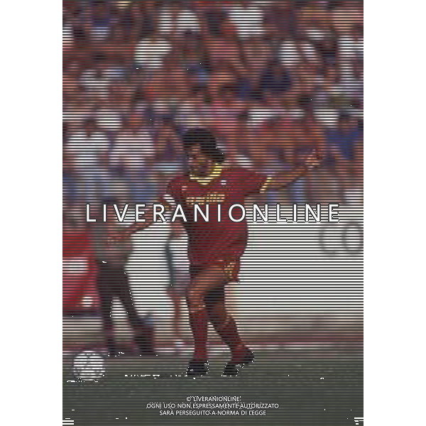 RETROSPETTIVA GIUSEPPE GIANNINI CALCIATORE NELLA FOTO GIUSEPPE GIANNINI CON LA MAGLIA DELLA ROMA CALCIO AG ALDO LIVERANI SAS