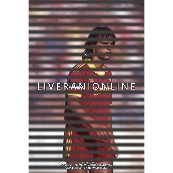 RETROSPETTIVA GIUSEPPE GIANNINI CALCIATORE NELLA FOTO GIUSEPPE GIANNINI CON LA MAGLIA DELLA ROMA CALCIO AG ALDO LIVERANI SAS