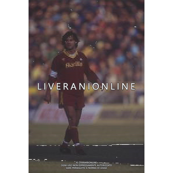 RETROSPETTIVA GIUSEPPE GIANNINI CALCIATORE NELLA FOTO GIUSEPPE GIANNINI CON LA MAGLIA DELLA ROMA CALCIO AG ALDO LIVERANI SAS