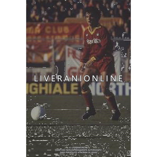 RETROSPETTIVA GIUSEPPE GIANNINI CALCIATORE NELLA FOTO GIUSEPPE GIANNINI CON LA MAGLIA DELLA ROMA CALCIO AG ALDO LIVERANI SAS