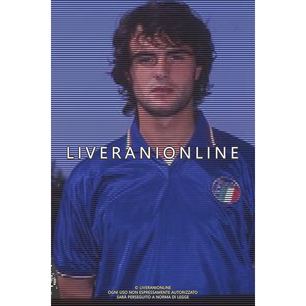 RETROSPETTIVA GIUSEPPE GIANNINI CALCIATORE NELLA FOTO GIUSEPPE GIANNINI CON LA MAGLIA DELLA NAZIONALE ITALIANA AG ALDO LIVERANI SAS