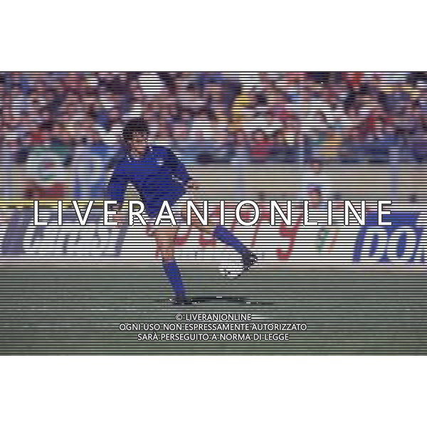 RETROSPETTIVA GIUSEPPE GIANNINI CALCIATORE NELLA FOTO GIUSEPPE GIANNINI CON LA MAGLIA DELLA NAZIONALE ITALIANA AG ALDO LIVERANI SAS