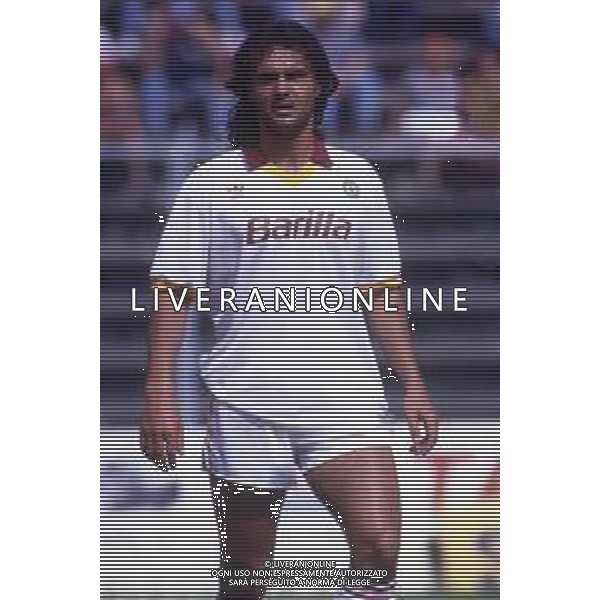 RETROSPETTIVA GIUSEPPE GIANNINI CALCIATORE NELLA FOTO GIUSEPPE GIANNINI CON LA MAGLIA DELLA ROMA CALCIO AG ALDO LIVERANI SAS