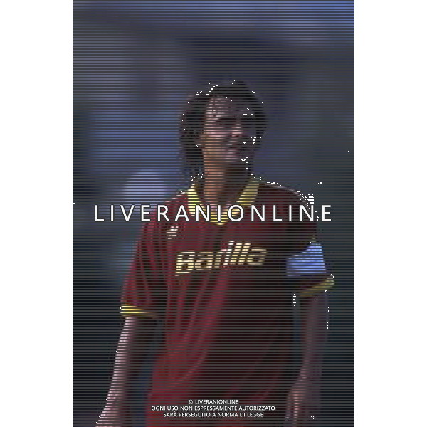 RETROSPETTIVA GIUSEPPE GIANNINI CALCIATORE NELLA FOTO GIUSEPPE GIANNINI CON LA MAGLIA DELLA ROMA CALCIO AG ALDO LIVERANI SAS