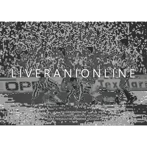 01-11-1989 TORINO SEDICESIMI DI FINALE DI RITORNO DI COPPA UEFA JUVENTUS PARIS SAINT GERMAIN 2-1 NELLA FOTO RUI BARRSO S E SALVATORE SCHILLACI AG ALDO LIVERANI SAS