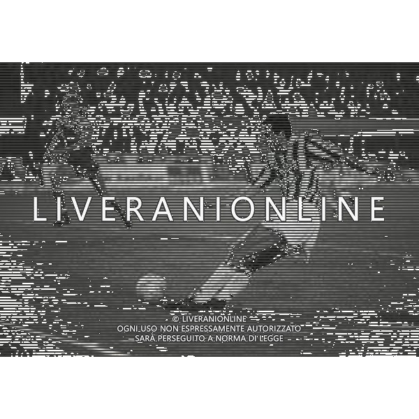 21-03-1990 TORINO- QUARTI DI FINALE DI COPPA UEFA RITORNO JUVENTUS AMBURGO 1-2 NELLA FOTO GOAL ROBERTO GALIA AG ALDO LIVERANI SAS