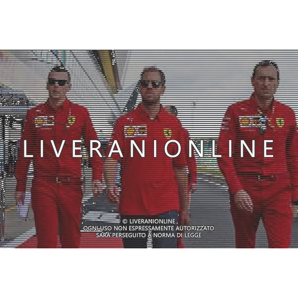 Sebastian Vettel (GER) Ferrari walks the circuit with the team. 11.07.2019. Formula 1 World Championship, Rd 10, British Grand Prix, Silverstone, England, Preparation Day. / AGENZIA ALDO LIVERANI SAS - ITALY ONLY EDITORIAL USE ONLY