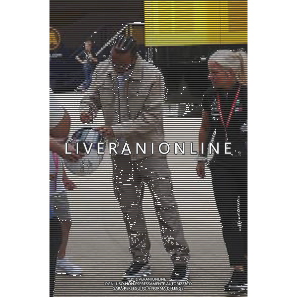 Lewis Hamilton (GBR) Mercedes AMG F1 signs autographs for the fans. 11.07.2019. Formula 1 World Championship, Rd 10, British Grand Prix, Silverstone, England, Preparation Day. / AGENZIA ALDO LIVERANI SAS - ITALY ONLY EDITORIAL USE ONLY