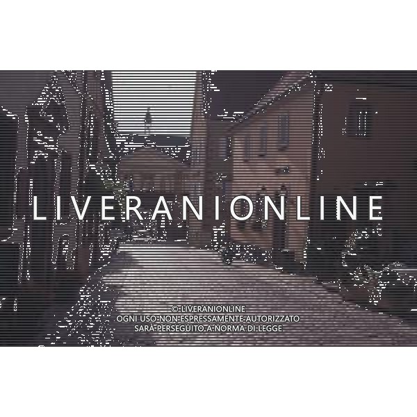 FRANCIA-Riquewihr è un comune francese di 1.273 abitanti situato nel dipartimento dell\'Alto Reno nella regione del Grand Est e noto villaggio antico per la produzione del vino AG ALDO LIVERANI SAS