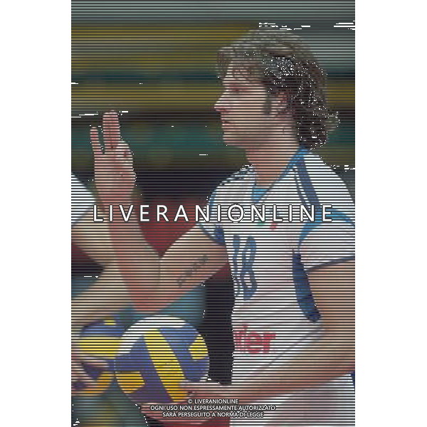 BUSTO ARSIZIO (MI) 03/06/2005 ITALIA - CUBA VOLLEY WORLD LEAGUE 2005 NELLA FOTO: CERNIC MATEJ PH. GIANCARLO LANDONIO/AG. ALDO LIVERANI