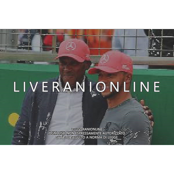 (L to R): Anthony Hamilton (GBR) with son Nicolas Hamilton (GBR) on the drivers parade. 14.07.2019. Formula 1 World Championship, Rd 10, British Grand Prix, Silverstone, England, Race Day. / AGENZIA ALDO LIVERANI SAS - ITALY ONLY EDITORIAL USE ONLY