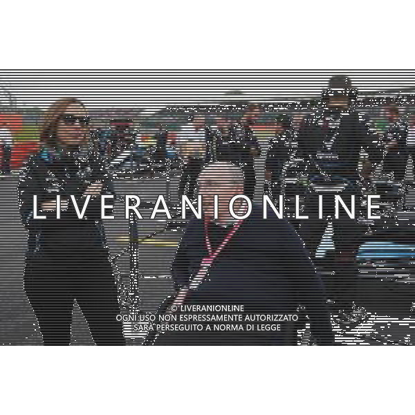 (L to R): Claire Williams (GBR) Williams Racing Deputy Team Principal with Frank Williams (GBR) Williams Team Owner on the grid. 14.07.2019. Formula 1 World Championship, Rd 10, British Grand Prix, Silverstone, England, Race Day. / AGENZIA ALDO LIVERANI SAS - ITALY ONLY EDITORIAL USE ONLY