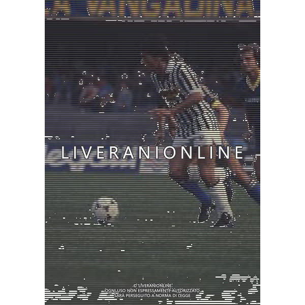 RETROSPETTIVA WALTER NOVELLINO CALCIATORE E ALLENATORE NELLA FOTO WALTER NOVELLINO CON LA MAGLIA DELL\'ASCOLI CALCIO AG ALDO LIVERANI SAS