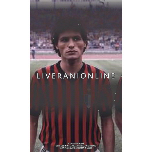 RETROSPETTIVA WALTER NOVELLINO CALCIATORE E ALLENATORE NELLA FOTO WALTER NOVELLINO CON LA MAGLIA DEL MILAN CALCIO AG ALDO LIVERANI SAS