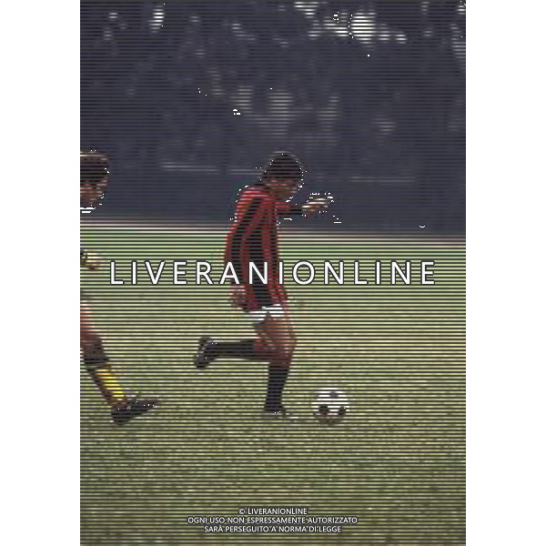 RETROSPETTIVA WALTER NOVELLINO CALCIATORE E ALLENATORE NELLA FOTO WALTER NOVELLINO CON LA MAGLIA DEL MILAN CALCIO AG ALDO LIVERANI SAS