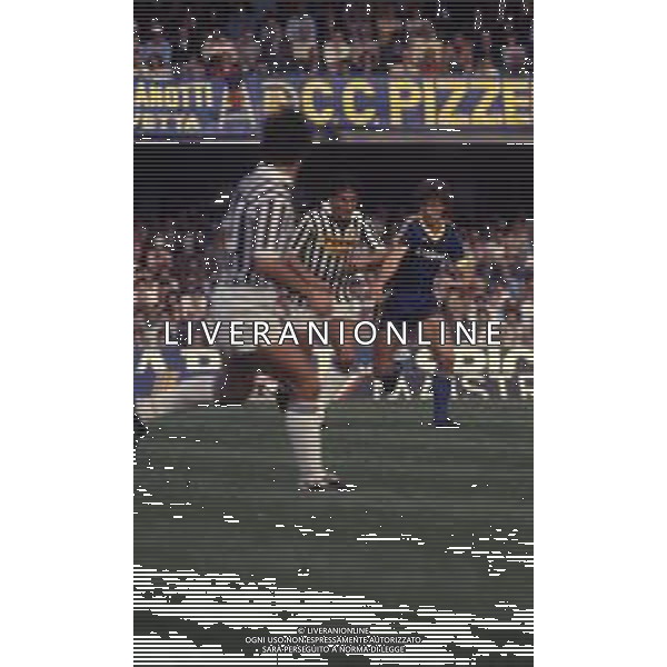 RETROSPETTIVA WALTER NOVELLINO CALCIATORE E ALLENATORE NELLA FOTO WALTER NOVELLINO CON LA MAGLIA DELL\'ASCOLI CALCIO AG ALDO LIVERANI SAS
