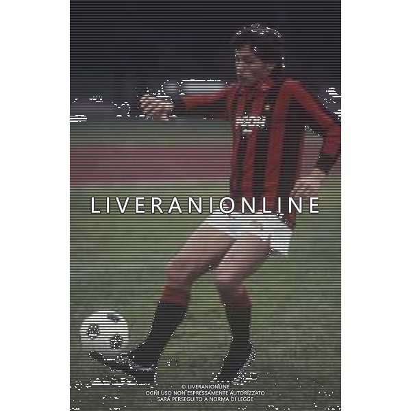 RETROSPETTIVA WALTER NOVELLINO CALCIATORE E ALLENATORE NELLA FOTO WALTER NOVELLINO CON LA MAGLIA DEL MILAN CALCIO AG ALDO LIVERANI SAS