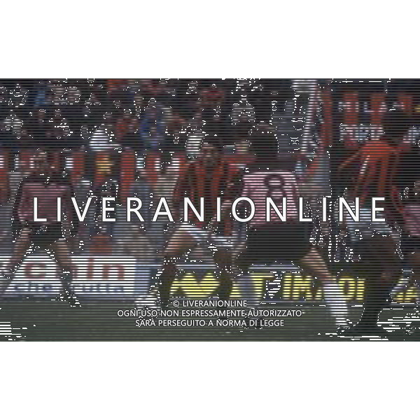 RETROSPETTIVA WALTER NOVELLINO CALCIATORE E ALLENATORE NELLA FOTO WALTER NOVELLINO CON LA MAGLIA DEL MILAN CALCIO AG ALDO LIVERANI SAS