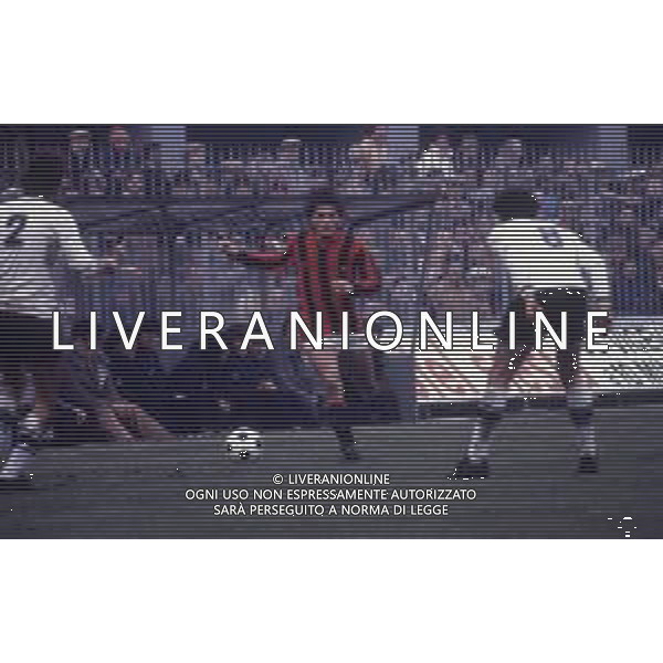 RETROSPETTIVA WALTER NOVELLINO CALCIATORE E ALLENATORE NELLA FOTO WALTER NOVELLINO CON LA MAGLIA DEL MILAN CALCIO AG ALDO LIVERANI SAS