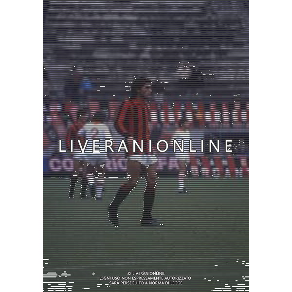 RETROSPETTIVA WALTER NOVELLINO CALCIATORE E ALLENATORE NELLA FOTO WALTER NOVELLINO CON LA MAGLIA DEL MILAN CALCIO AG ALDO LIVERANI SAS