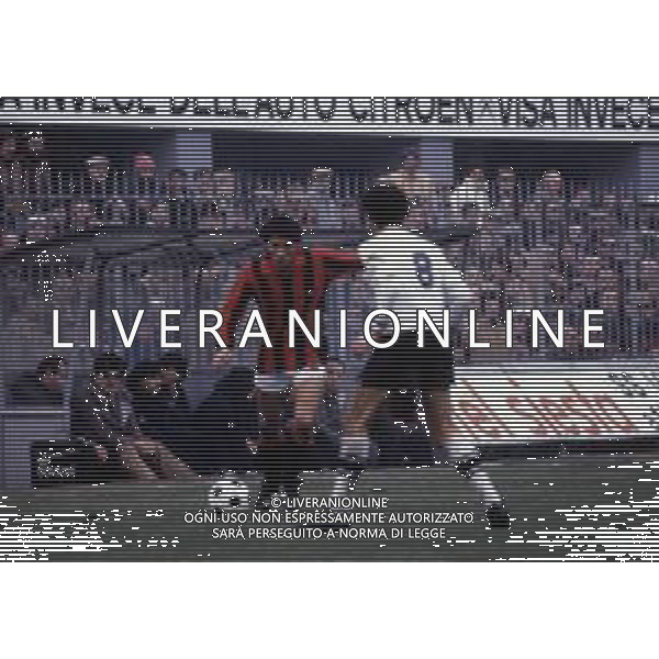 RETROSPETTIVA WALTER NOVELLINO CALCIATORE E ALLENATORE NELLA FOTO WALTER NOVELLINO CON LA MAGLIA DEL MILAN CALCIO AG ALDO LIVERANI SAS