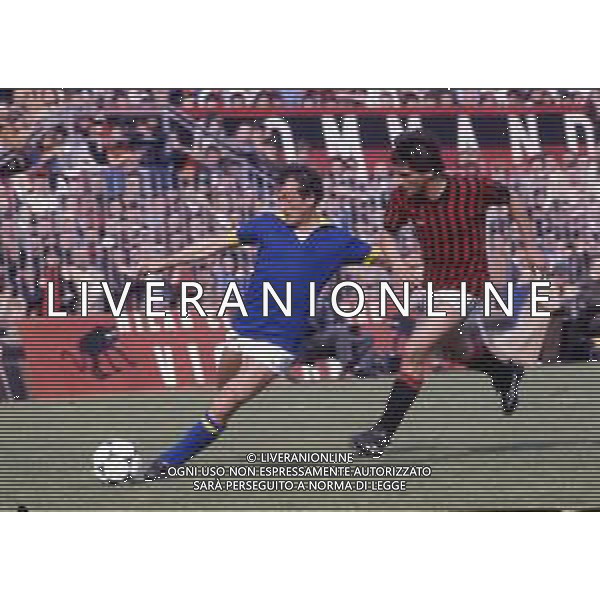 RETROSPETTIVA WALTER NOVELLINO CALCIATORE E ALLENATORE NELLA FOTO WALTER NOVELLINO CON LA MAGLIA DEL MILAN CALCIO AG ALDO LIVERANI SAS