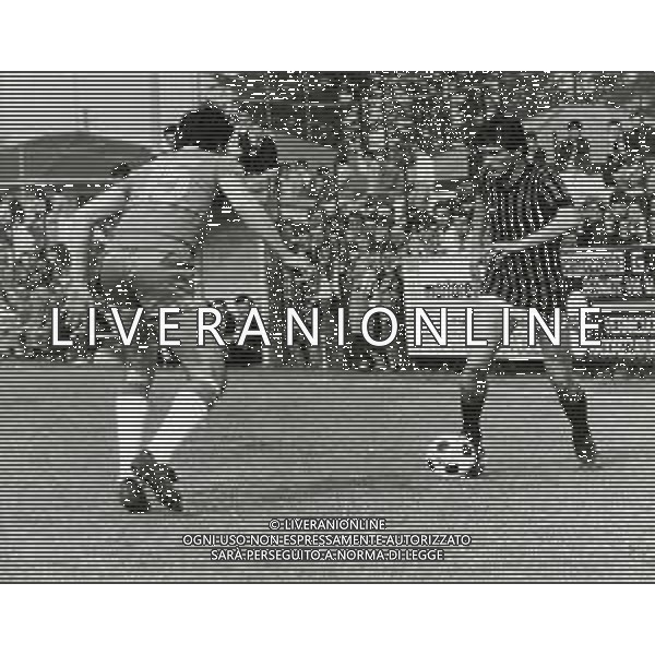 RETROSPETTIVA WALTER NOVELLINO CALCIATORE E ALLENATORE NELLA FOTO WALTER NOVELLINO CON LA MAGLIA DEL MILAN CALCIO AG ALDO LIVERANI SAS