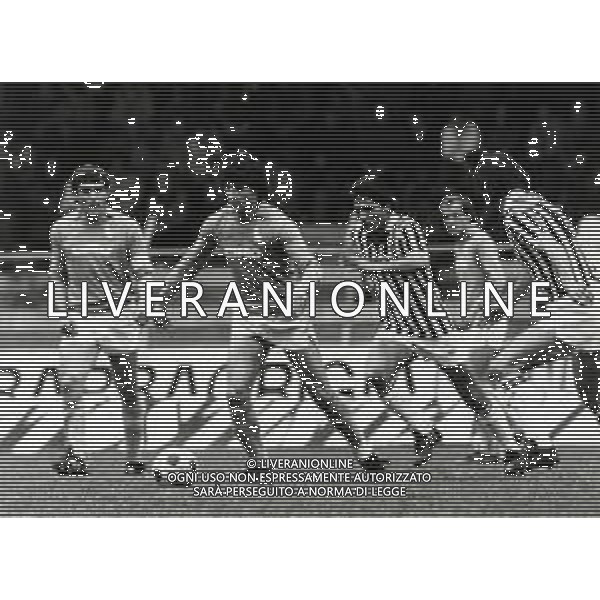 RETROSPETTIVA WALTER NOVELLINO CALCIATORE E ALLENATORE NELLA FOTO WALTER NOVELLINO E ANTONIO CRISCIMANNI NELLA PARTITA ASCOLI NAPOLI AG ALDO LIVERANI SAS