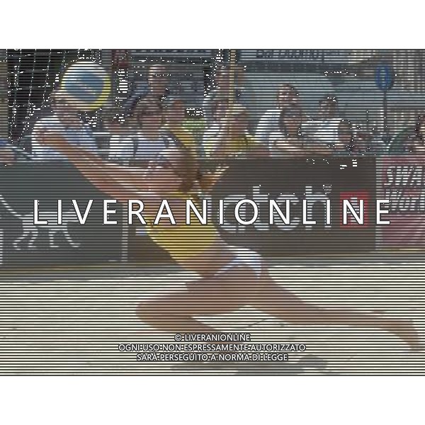 MILANO 08 GIUGNO 2005 SWATCH-FIVB WORLD TOUR 2005 PIAZZA DUOMO NELLA FOTO: BROCCOLINI PH LANDONIO GIANCARLO/ALDO LIVERANI