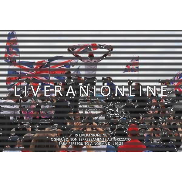 Race winner Lewis Hamilton (GBR) Mercedes AMG F1 celebrates after the race. 14.07.2019. Formula 1 World Championship, Rd 10, British Grand Prix, Silverstone, England, Race Day. AG ALDO LIVERANI SAS-ONLY ITALY