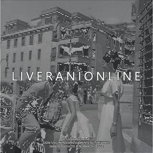 RETROSPETTIVA NICOLA PIETRANGELI TENNISTA NELLA FOTO NICOLA PIETRANGELI NELL\'ANNO 1950 A ROMA CON LA MOGLIE SUSANNA ARTERO AG ALDO LIVERANI SAS