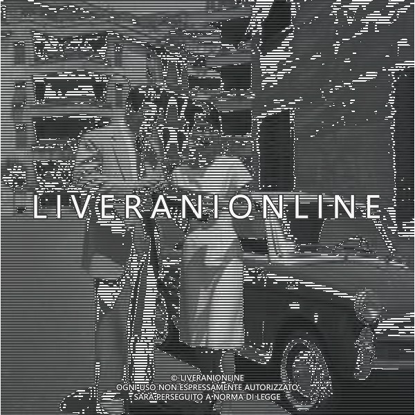 RETROSPETTIVA NICOLA PIETRANGELI TENNISTA NELLA FOTO NICOLA PIETRANGELI NELL\'ANNO 1950 A ROMA CON LA MOGLIE SUSANNA ARTERO AG ALDO LIVERANI SAS