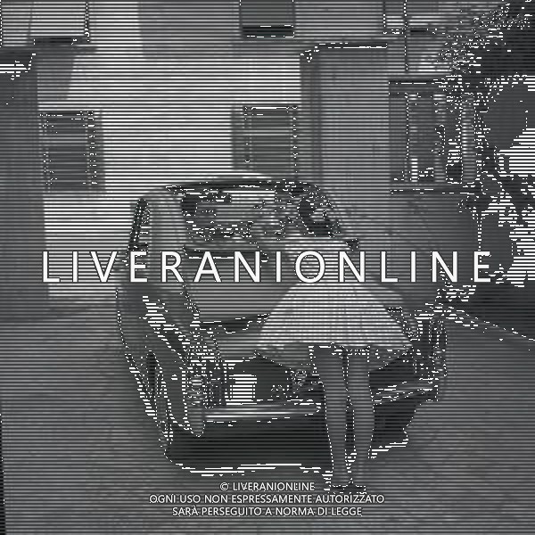 RETROSPETTIVA NICOLA PIETRANGELI TENNISTA NELLA FOTO NICOLA PIETRANGELI NELL\'ANNO 1950 A ROMA CON LA MOGLIE SUSANNA ARTERO AG ALDO LIVERANI SAS