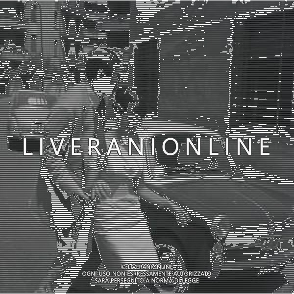 RETROSPETTIVA NICOLA PIETRANGELI TENNISTA NELLA FOTO NICOLA PIETRANGELI NELL\'ANNO 1950 A ROMA CON LA MOGLIE SUSANNA ARTERO AG ALDO LIVERANI SAS