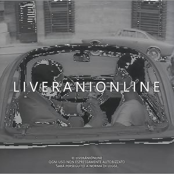 RETROSPETTIVA NICOLA PIETRANGELI TENNISTA NELLA FOTO NICOLA PIETRANGELI NELL\'ANNO 1950 A ROMA CON LA MOGLIE SUSANNA ARTERO AG ALDO LIVERANI SAS