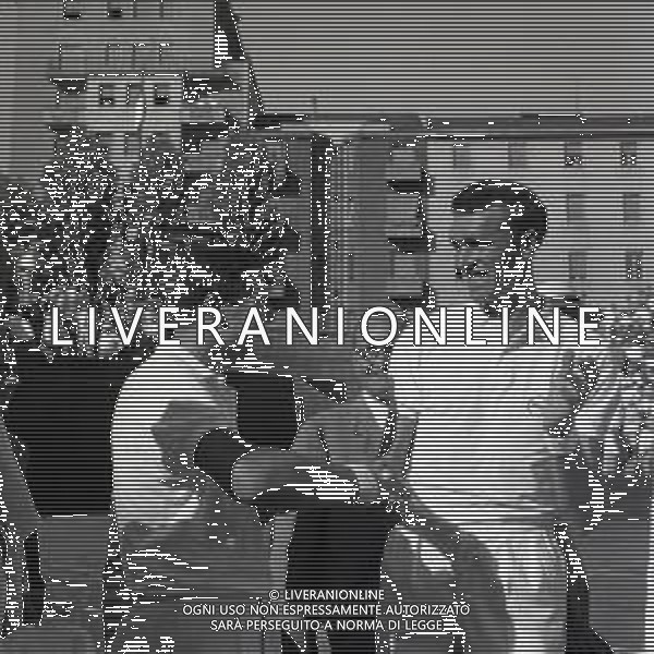 RETROSPETTIVA NICOLA PIETRANGELI TENNISTA NELLA FOTO NICOLA PIETRANGELI ANNI 1950-60 CON IL TENNISTA ORLANDO SIROLA AG ALDO LIVERANI SAS 