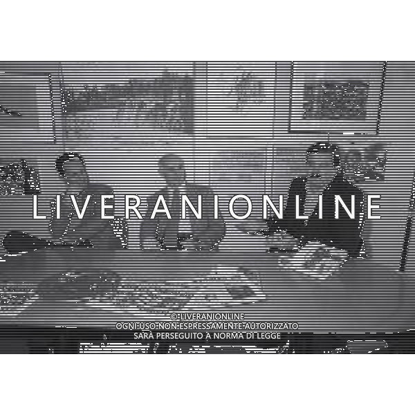 1994 MILANO REDAZIONE DELLA GAZZETTA DELLO SPORT INCONTRO CON JULIO VELASCO ARRIGO SACCHI E RATKO RUDIC NELLA FOTO JULIO VELASCO ARRIGO SACCHI E RATKO RUDIC AG ALDO LIVERANI SAS